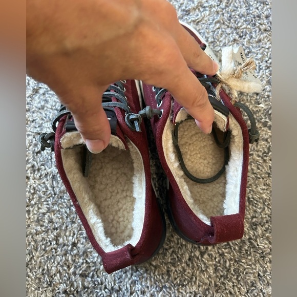 Blackstone NWTReal Lamb Fur Lined Wine colored leather sneaker size 36/5.5 - Picture 8 of 9